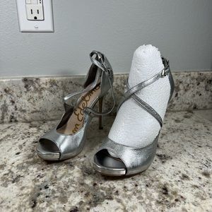 Sam Edelman Elizabeth Silver Strappy Pump 4” Heels Floor Size 5.5M